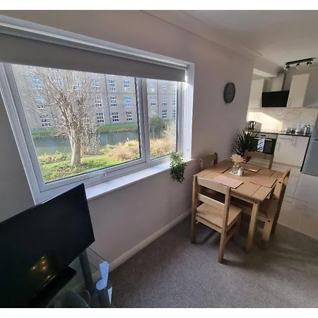 Canal Side Retreat - 2 Bedroom Apartment Heybridge  Exterior photo