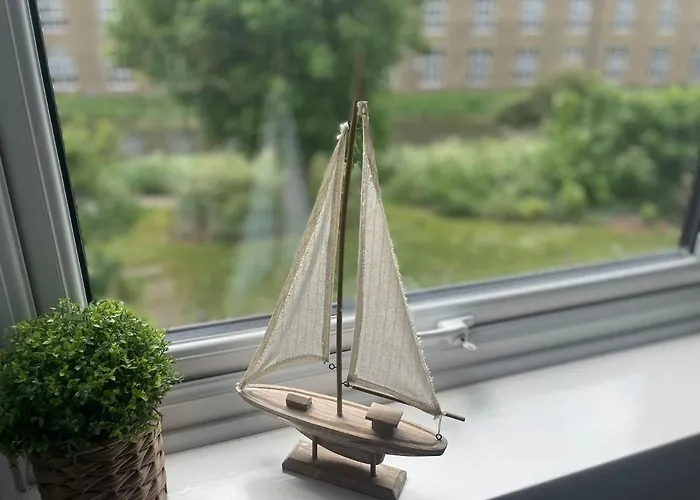 Canal Side Retreat - 2 Bedroom Apartment