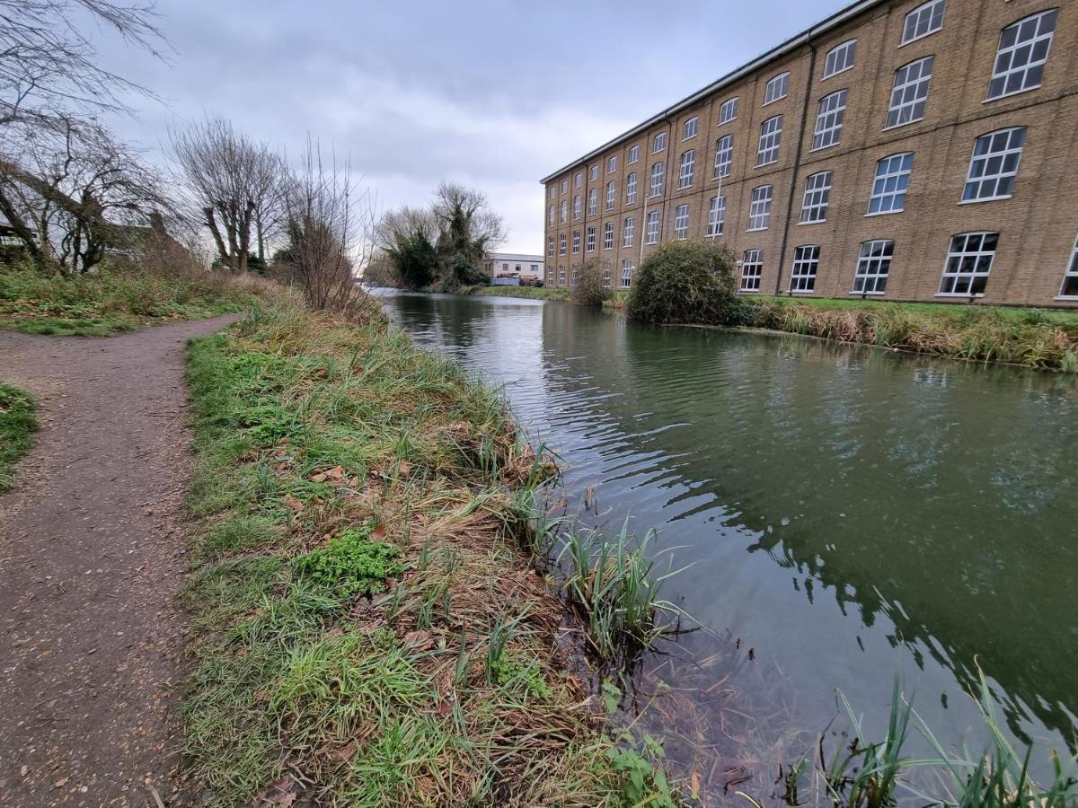 Apartment Canal Side Retreat - 2 Bedroom *
