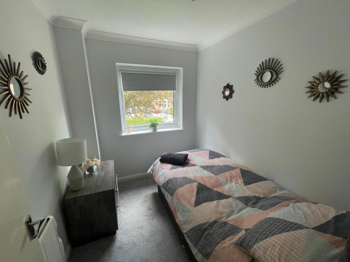 Apartment Canal Side Retreat - 2 Bedroom